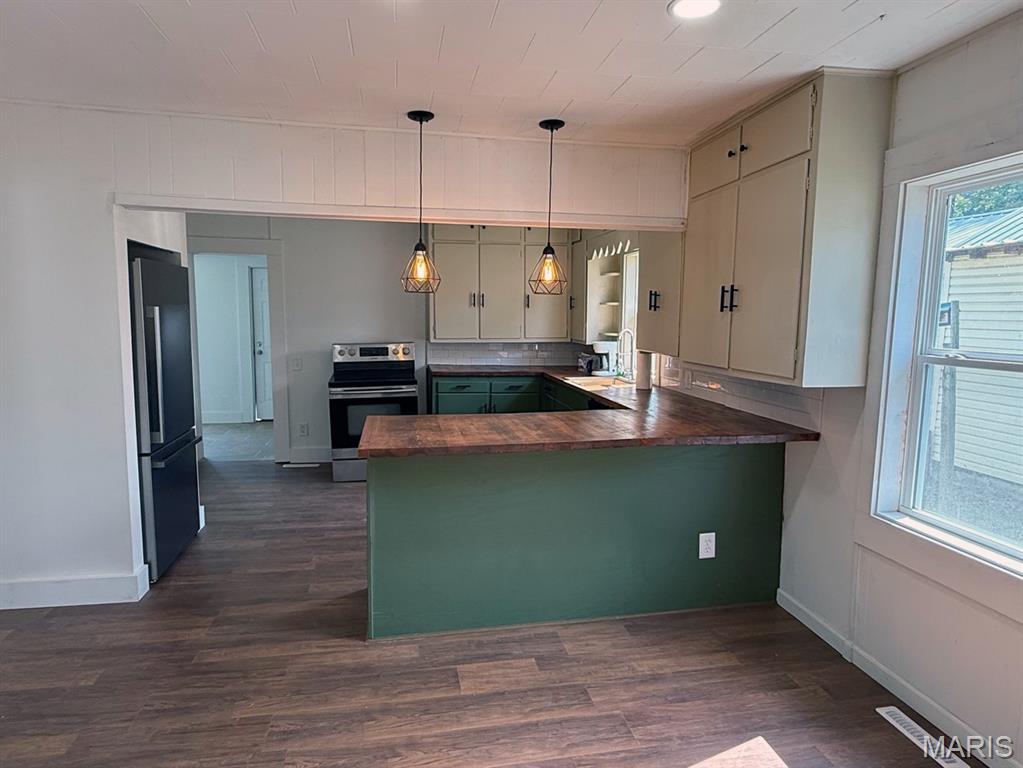 1308 E Oak Street Property Photo 4