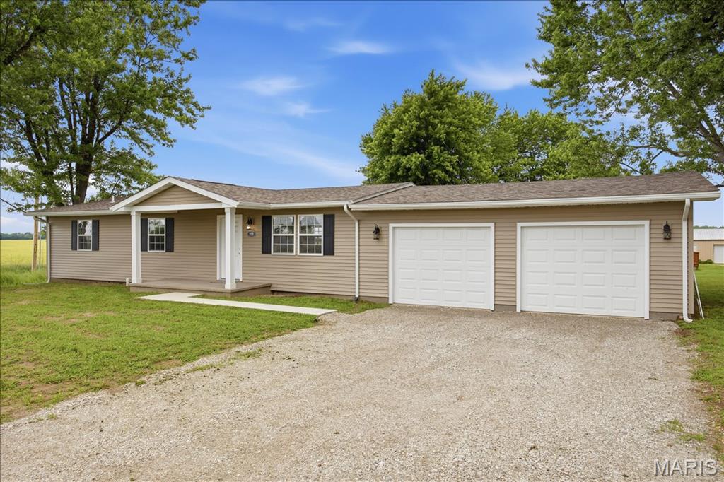 913 Apple Street Property Photo 2