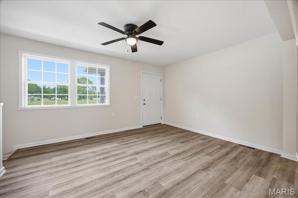 913 Apple Street Property Photo 5