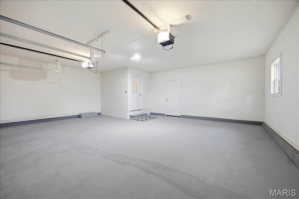 913 Apple Street Property Photo 26