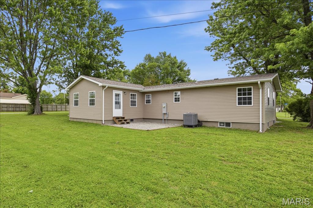 913 Apple Street Property Photo 32