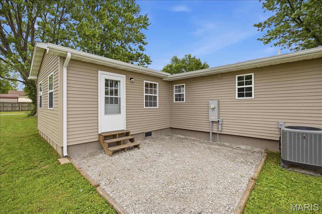 913 Apple Street Property Photo 33