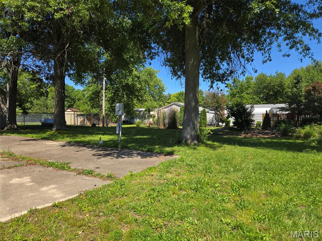 913 Apple Street Property Photo 45