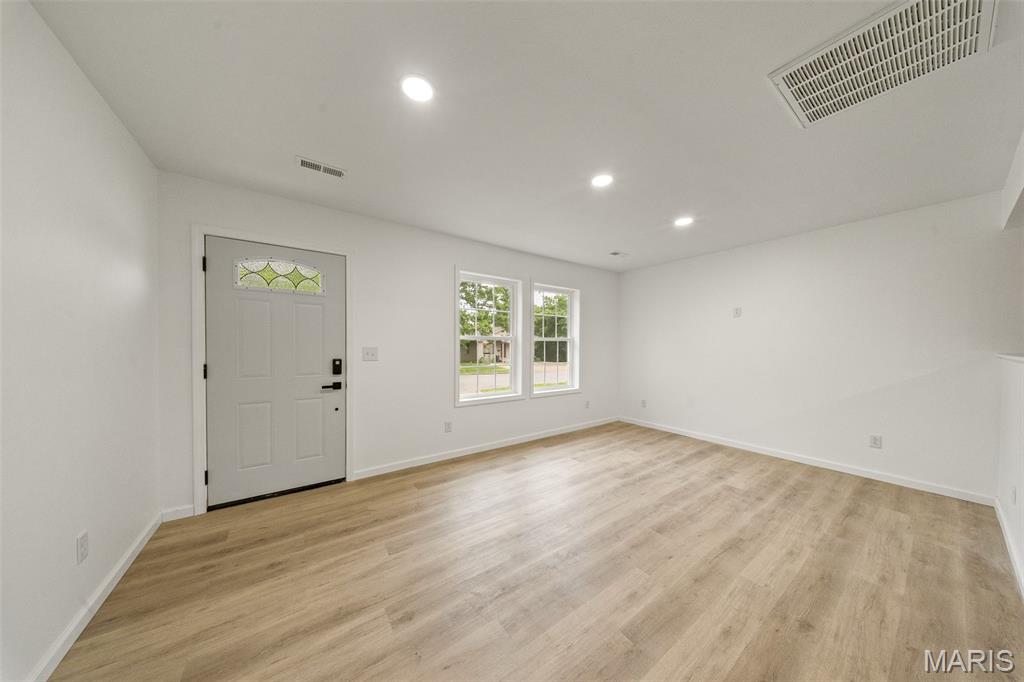 607 E 11th Street Property Photo 3