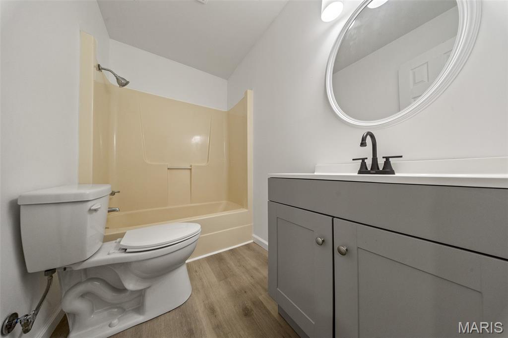 607 E 11th Street Property Photo 9