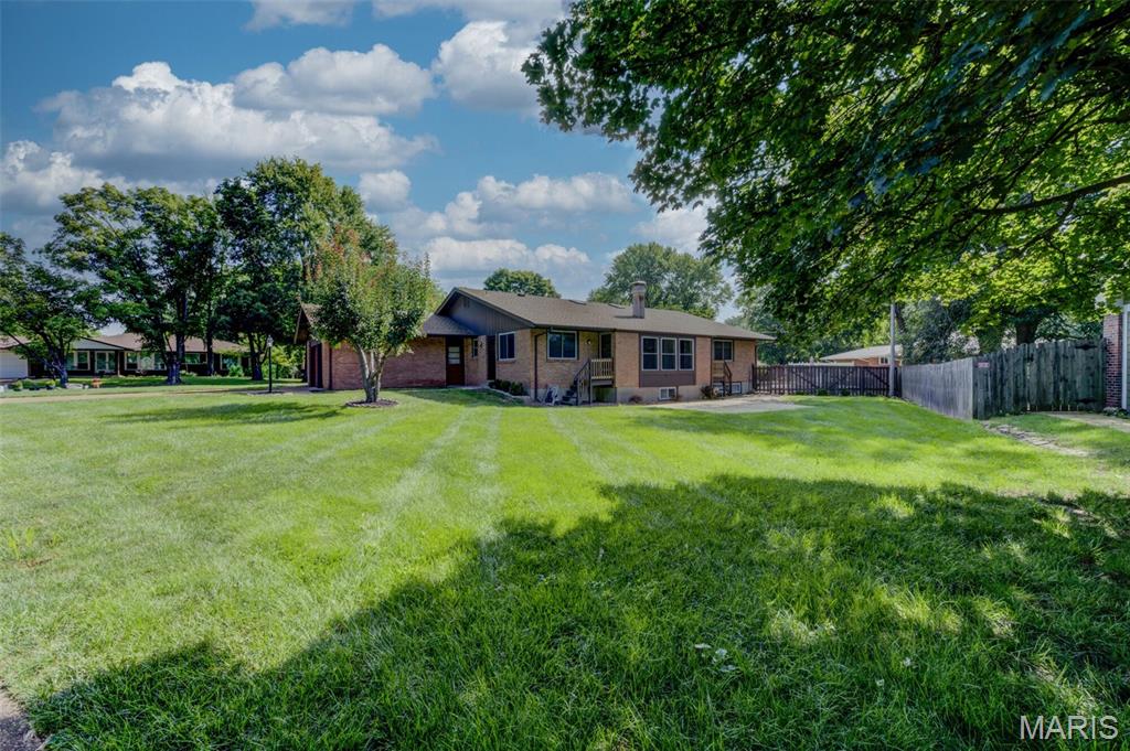 13248 Hobnail Drive Property Photo 2