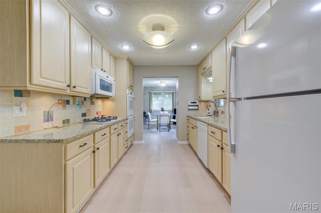 13248 Hobnail Drive Property Photo 15