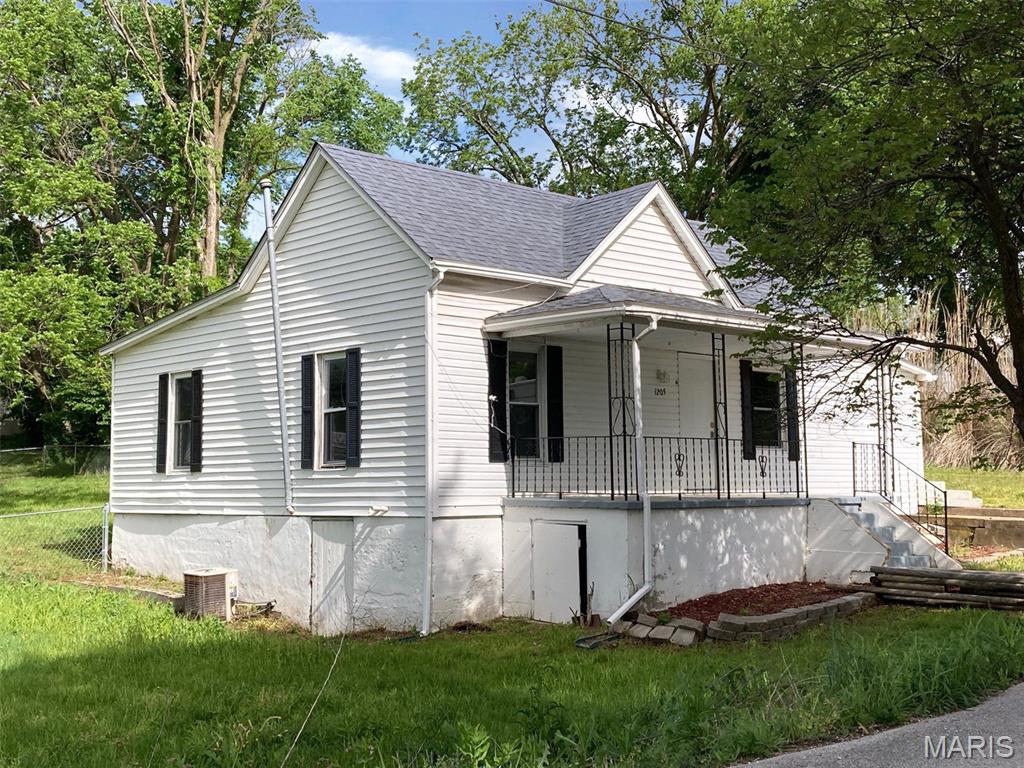 1205 Madison Street