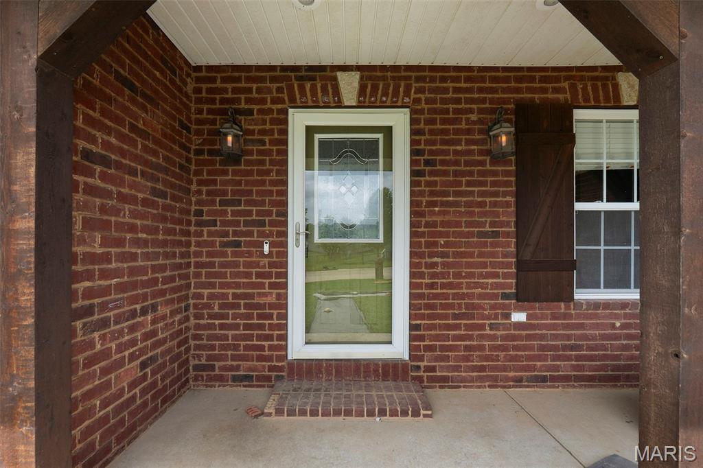 180 Glen Oak Drive Property Photo 6