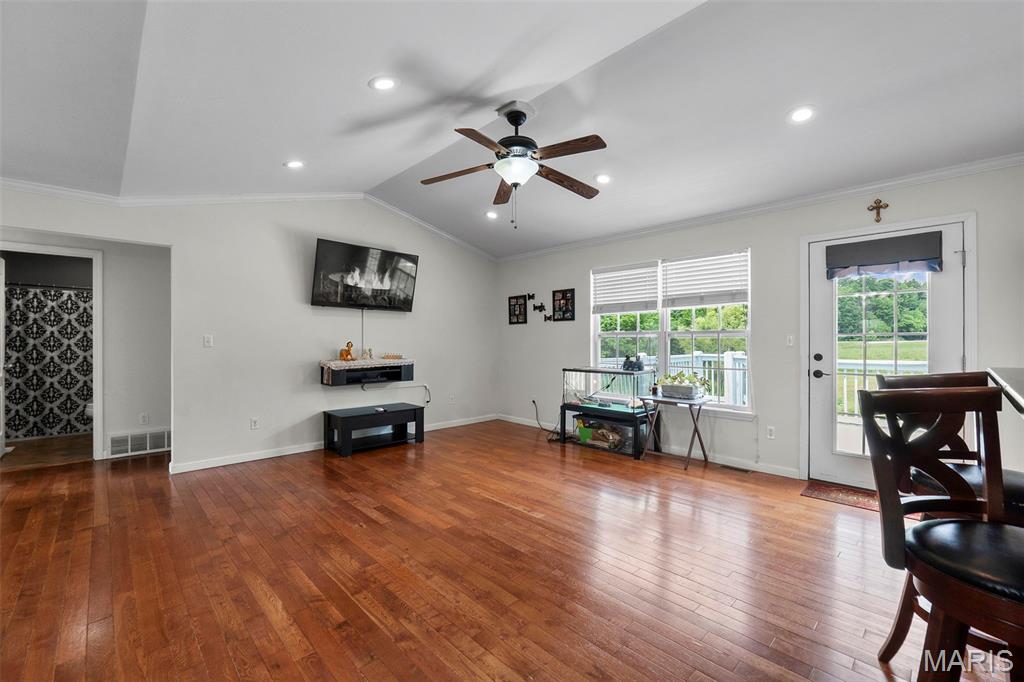 180 Glen Oak Drive Property Photo 17