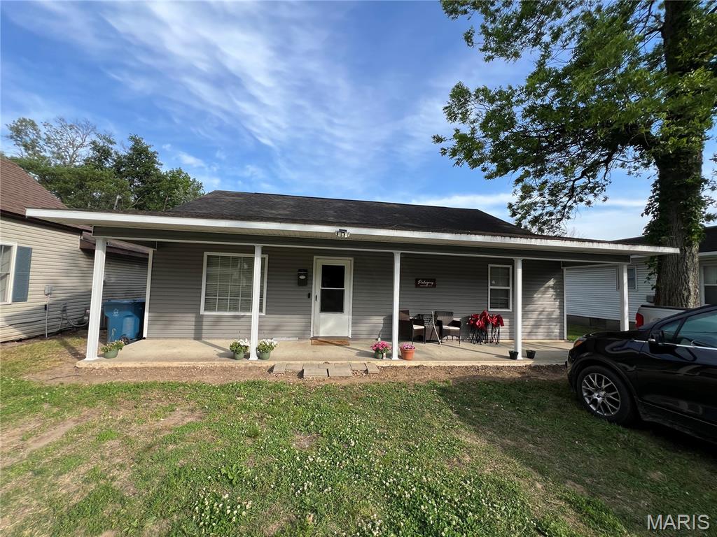308 E Pine St Property Photo 1