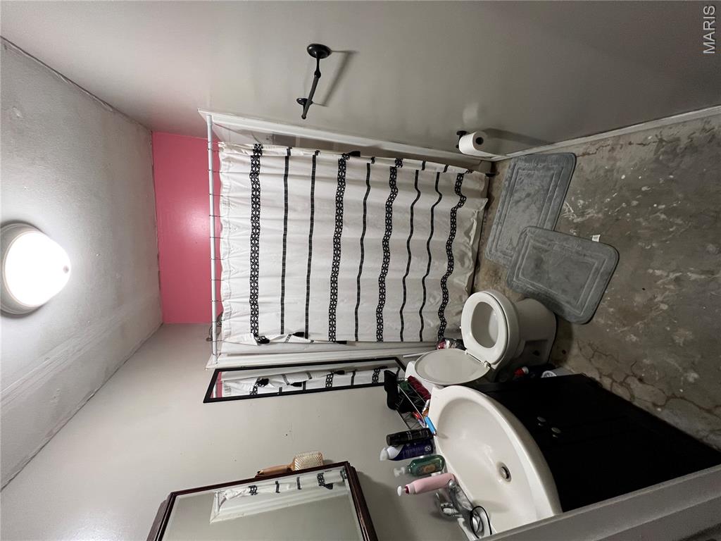 308 E Pine St Property Photo 11