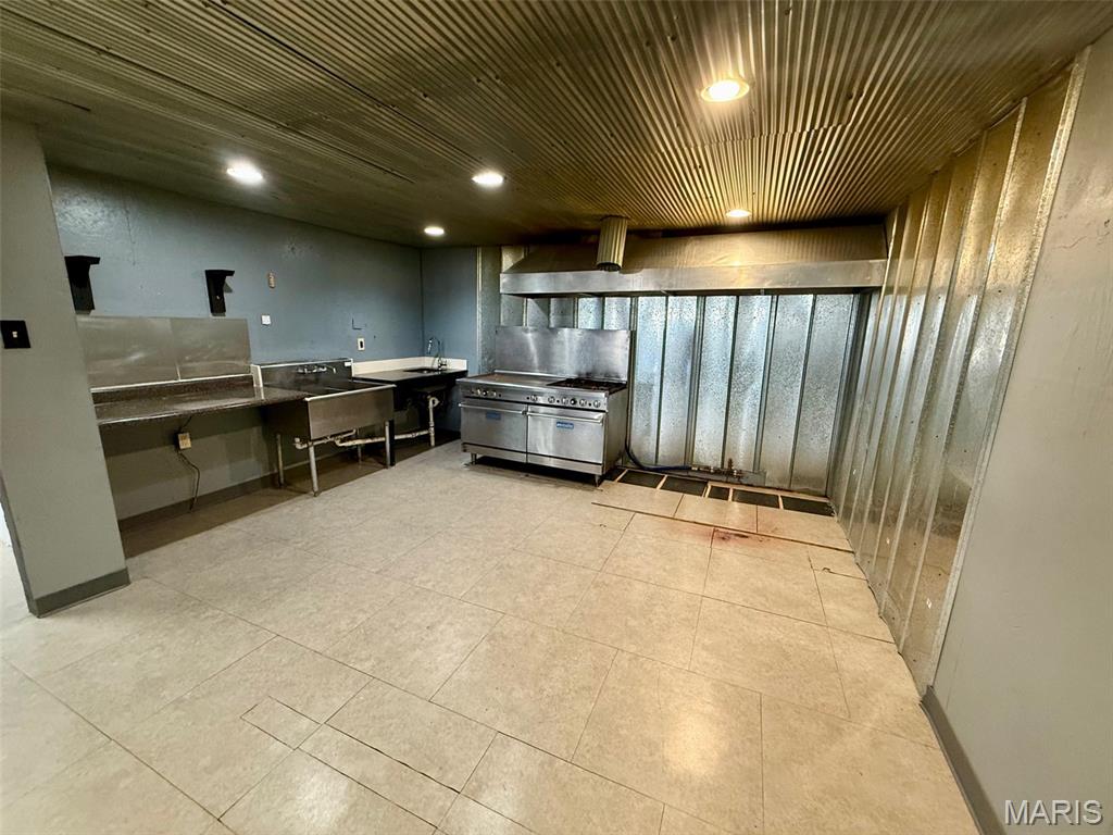 362 E Pine Street Property Photo 5