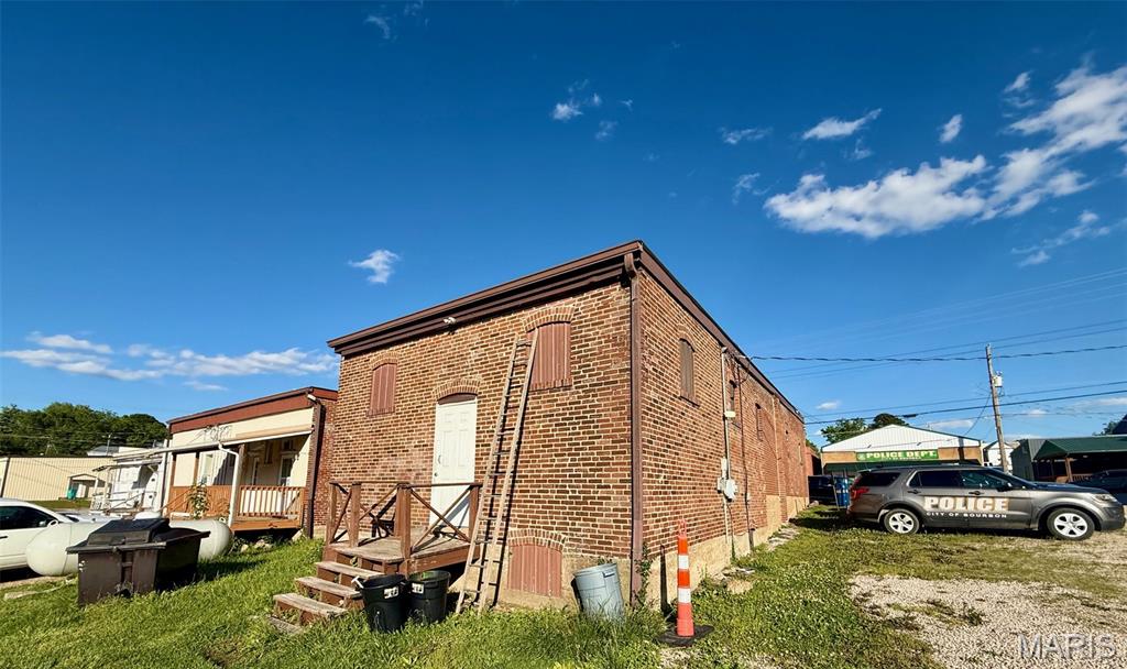 362 E Pine Street Property Photo 9