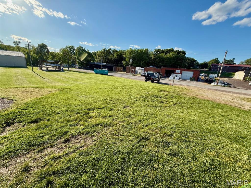 362 E Pine Street Property Photo 13