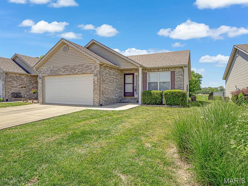 211 Alamosa Drive Property Photo 2