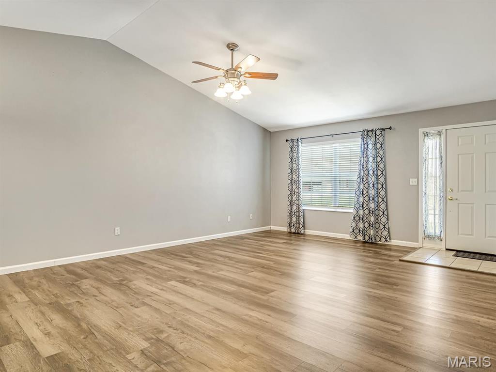 211 Alamosa Drive Property Photo 3
