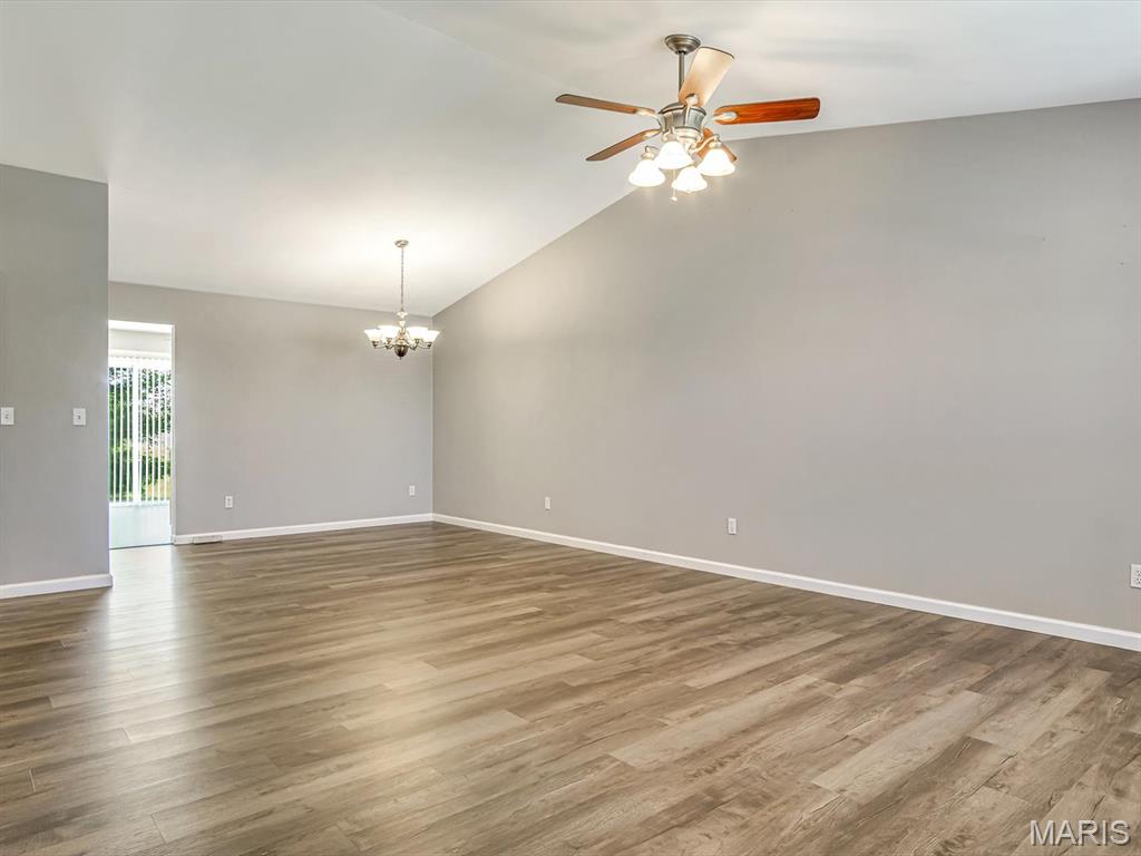 211 Alamosa Drive Property Photo 4