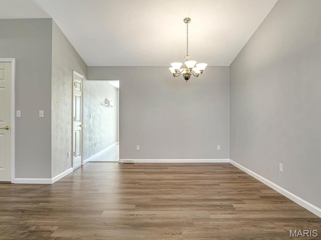 211 Alamosa Drive Property Photo 6