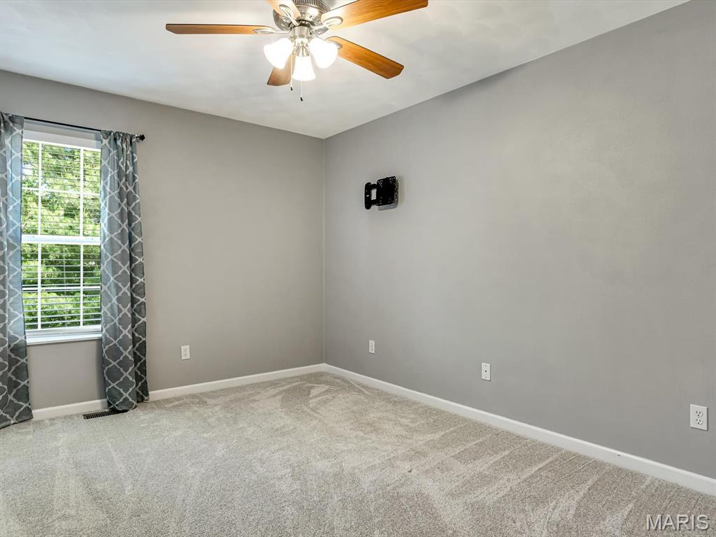 211 Alamosa Drive Property Photo 9