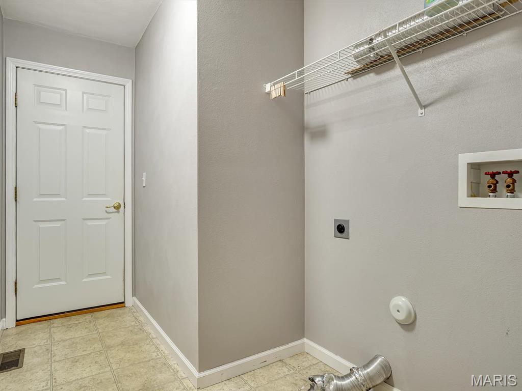 211 Alamosa Drive Property Photo 16