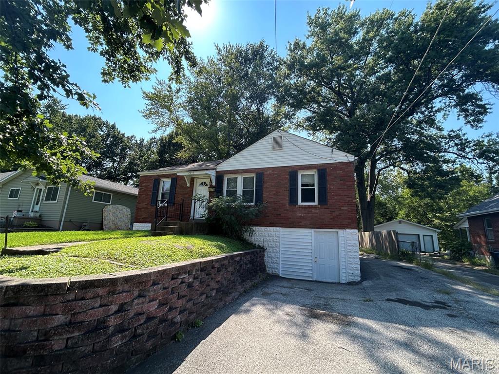 2945 Hilleman Avenue Property Photo 1