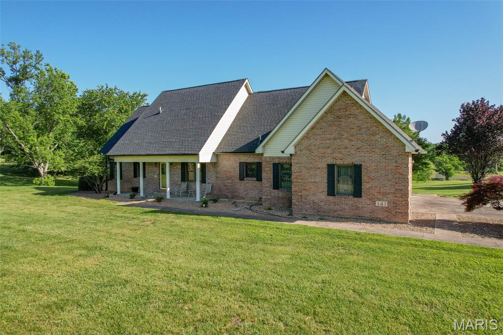 141 Ashley Drive Property Photo 3