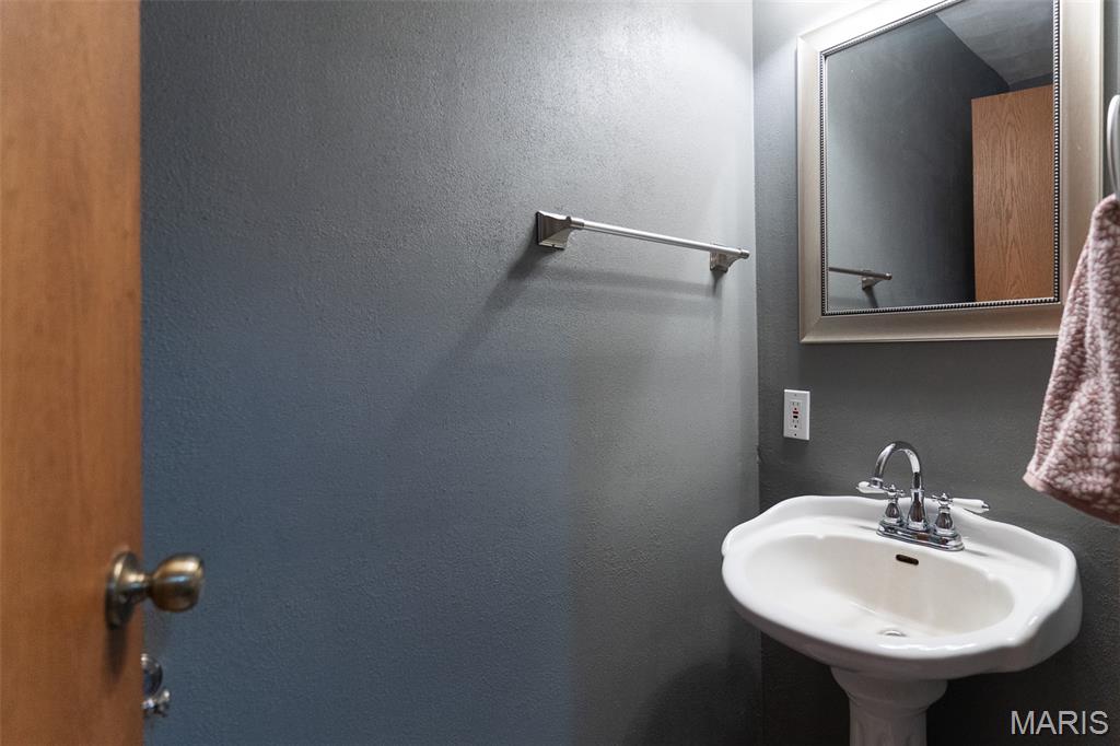 141 Ashley Drive Property Photo 23