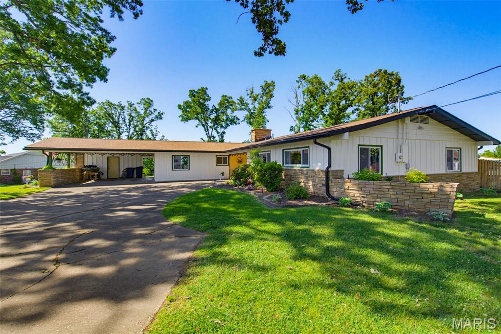 2025 Woodhaven Road Property Photo 1