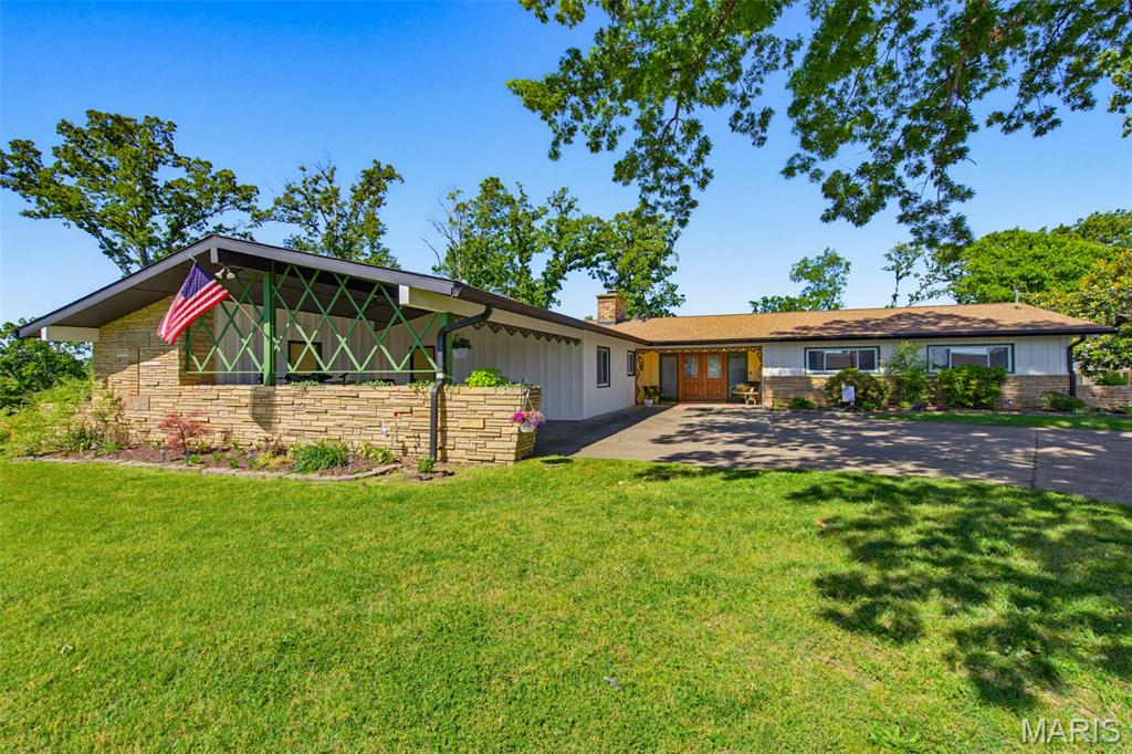 2025 Woodhaven Road Property Photo 1