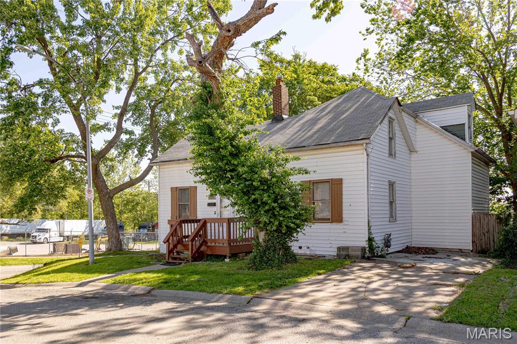 3702 Garnier Street Property Photo 2