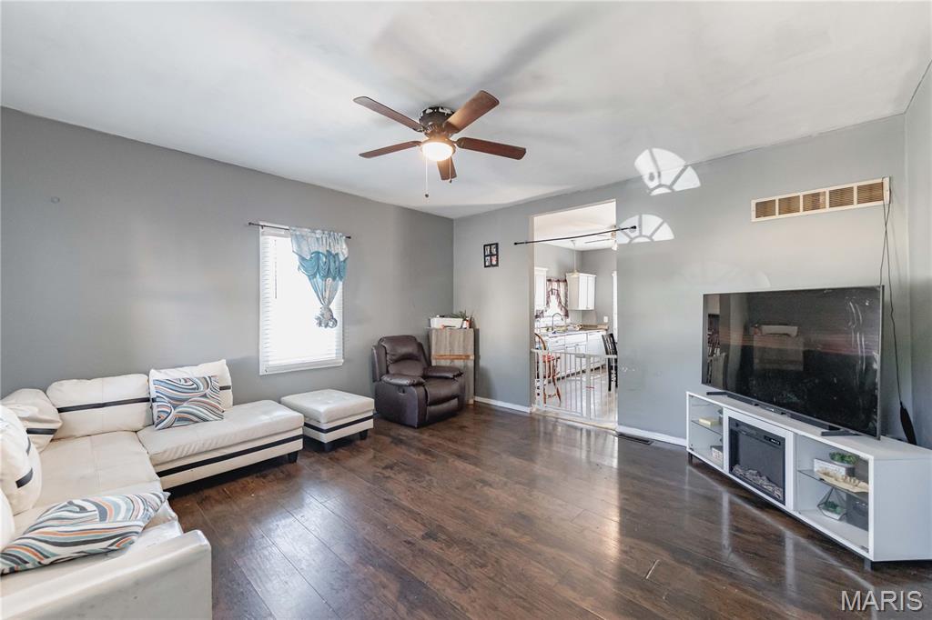 3702 Garnier Street Property Photo 3