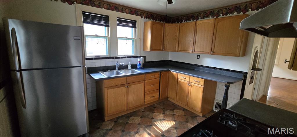 1468 70th Street Property Photo 10