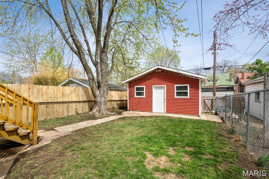 739 Dover Place Property Photo 16