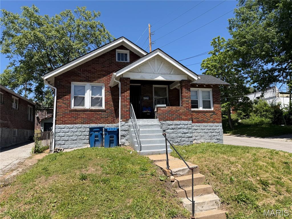 4325 Rosewood Avenue Property Photo 1