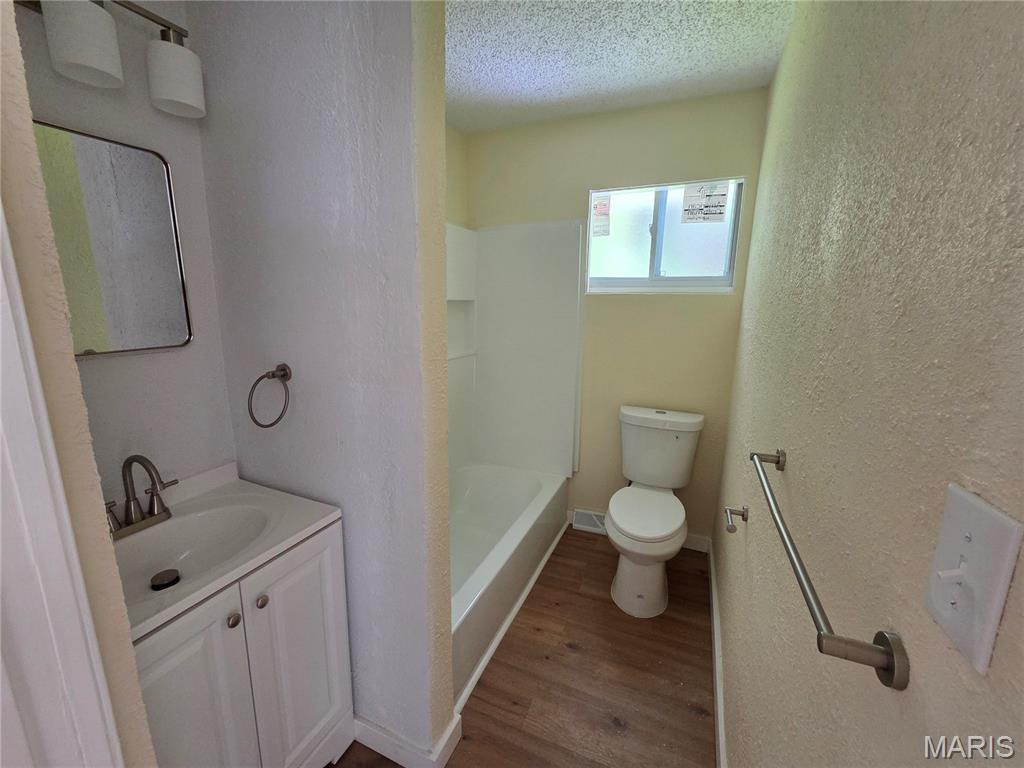 4 Hi Pointe Drive Property Photo 10