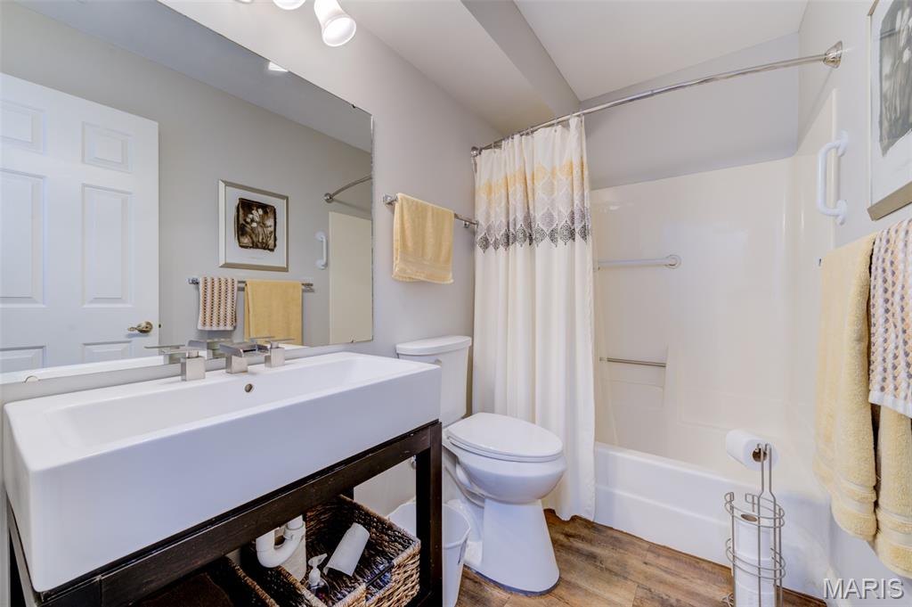 1308 Glendale Gardens Drive A Property Photo 4