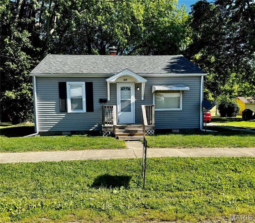 819 E Washington Avenue Property Photo 1