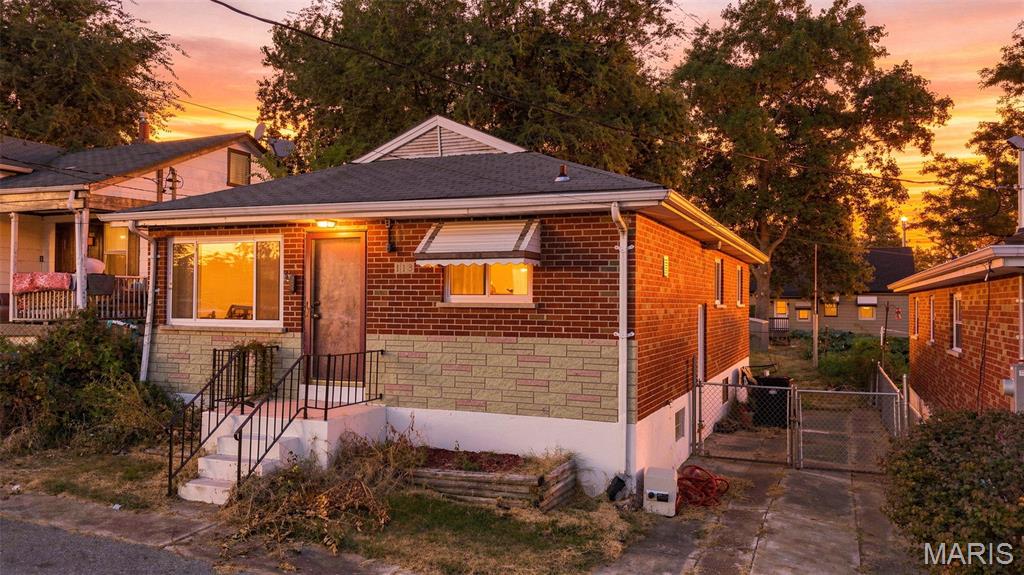 113 E Cartwright Avenue Property Photo 1