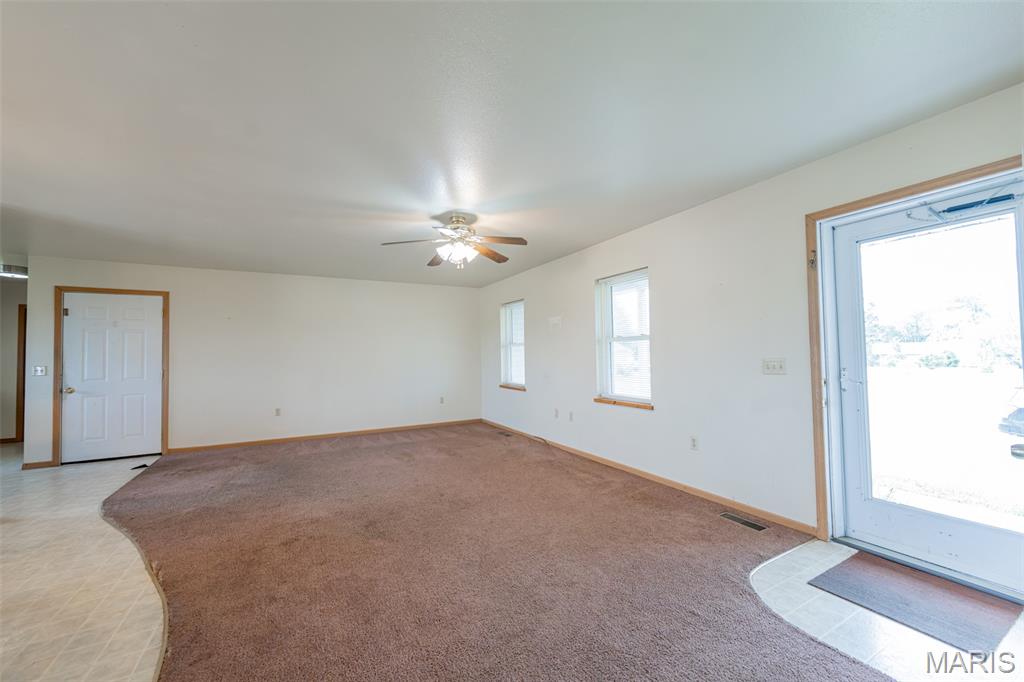 318 E W&w Circle Drive Property Photo 4