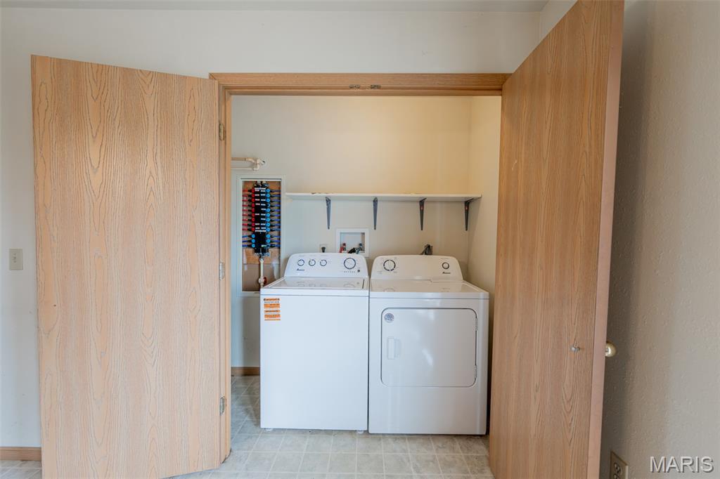 318 E W&w Circle Drive Property Photo 7