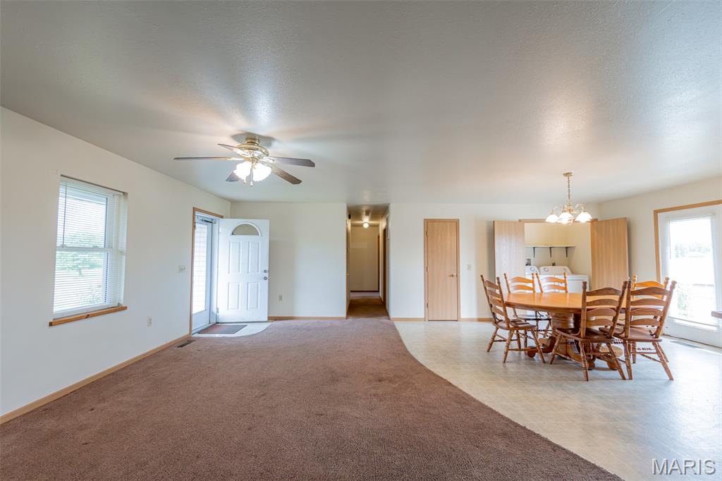 318 E W&w Circle Drive Property Photo 8