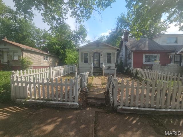 4834 Calvin Avenue Property Photo 2