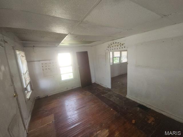 4834 Calvin Avenue Property Photo 4