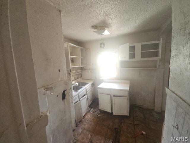 4834 Calvin Avenue Property Photo 8