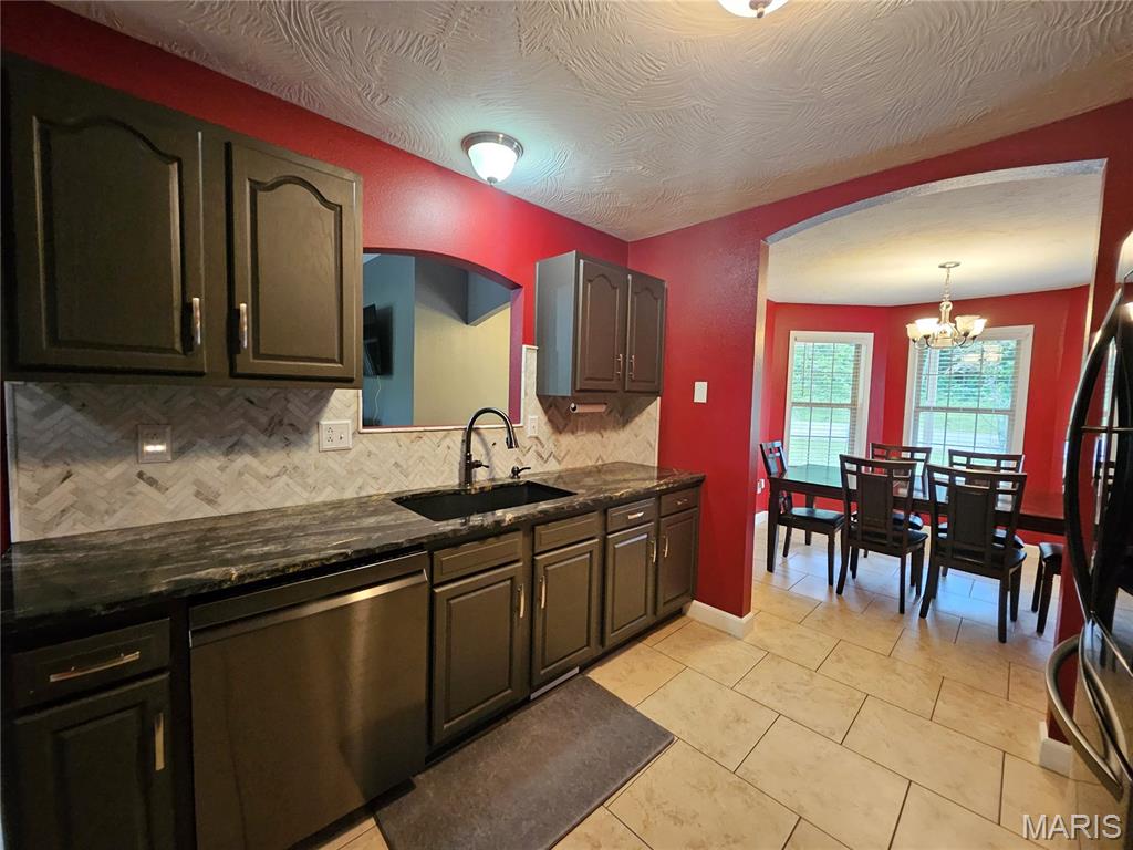 15630 Top Drive Property Photo 8
