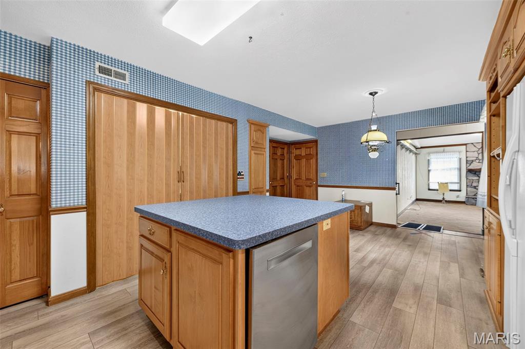 908 Devonshire Lane Property Photo 6