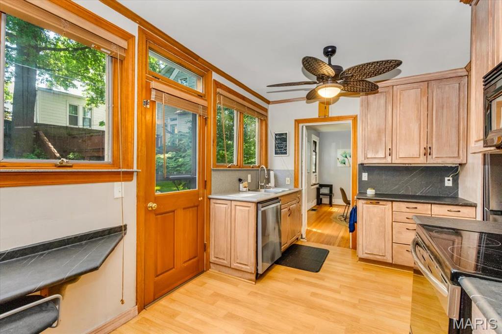26031520 Property Photo 15