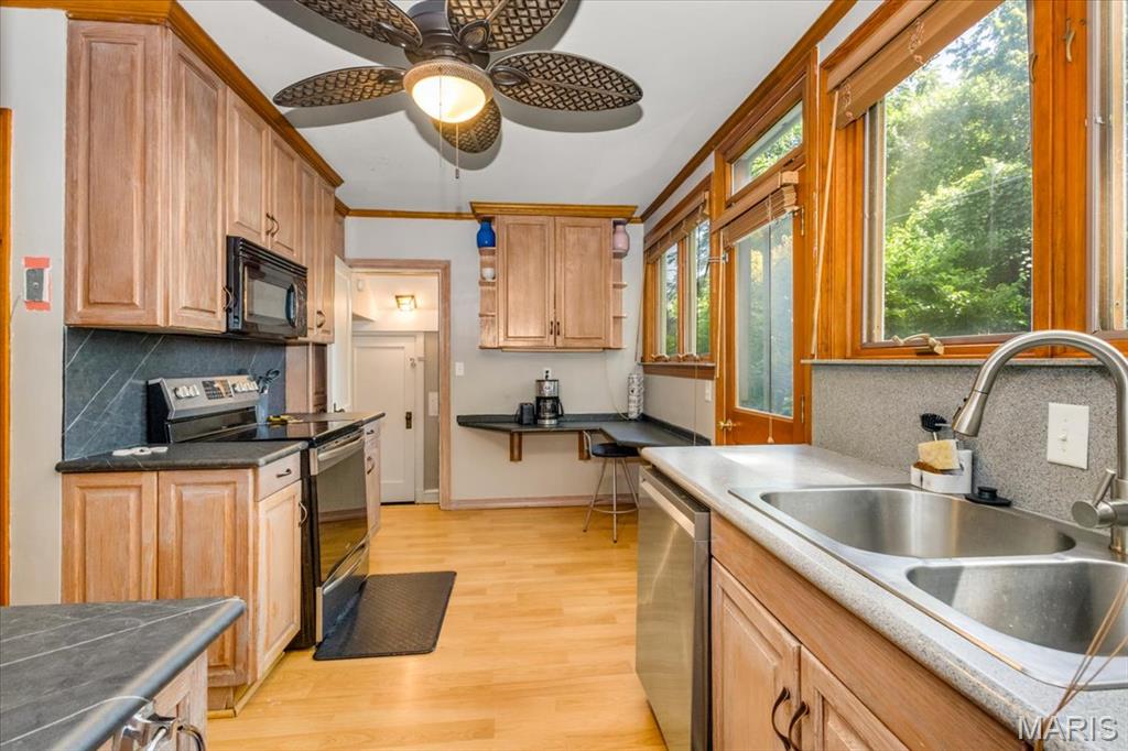 26031520 Property Photo 17