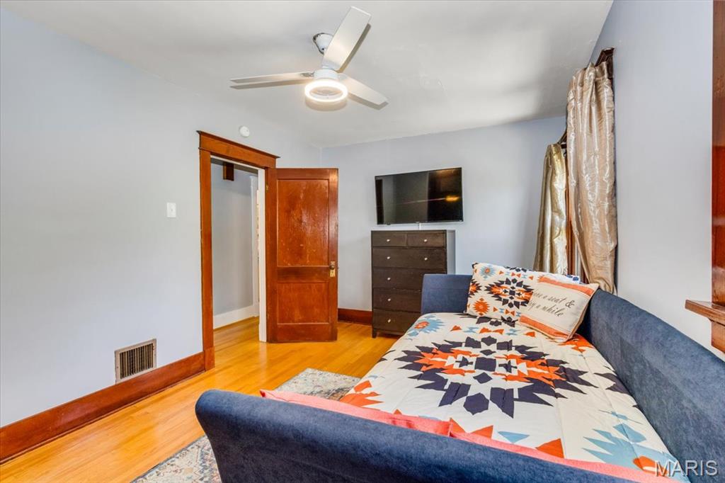 26031520 Property Photo 21